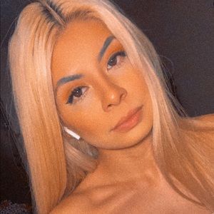 Meet your Posher, Yisel